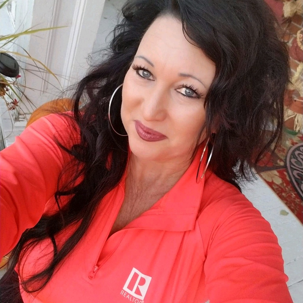 Meet your Posher, Marion